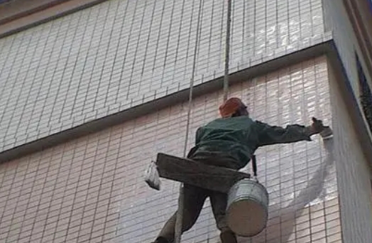 昆明市卫生间漏水维修公司分享下昆明市外墙防水的必要性。