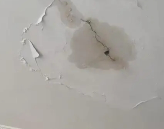 昆明市阳台漏水维修公司分享下屋面防水工程质量问题原因分析